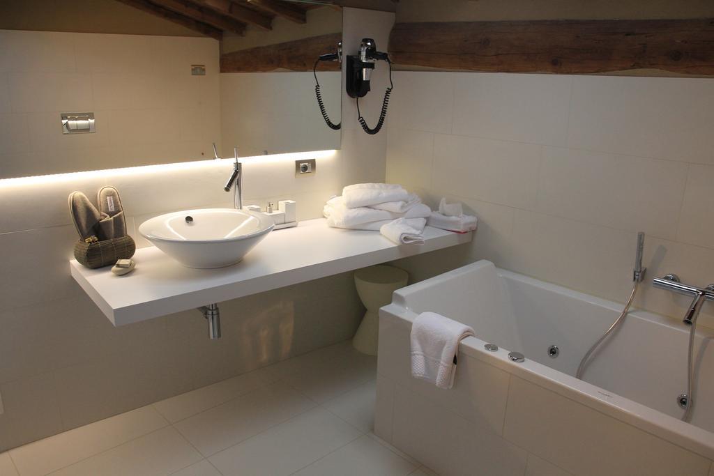 Bed and Breakfast Damaranto Residenza e Cucina Soave  Habitación foto
